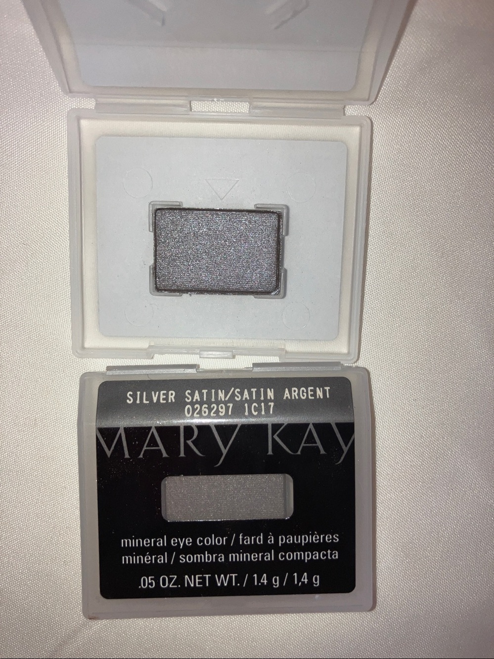 (2)  Silver Satin Mary Kay Mineral Eye Color Set New Eyeshadow Refill‎ Grey